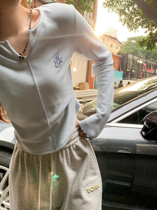 <曾小咸推荐>  2色V领打底衫 商品图2