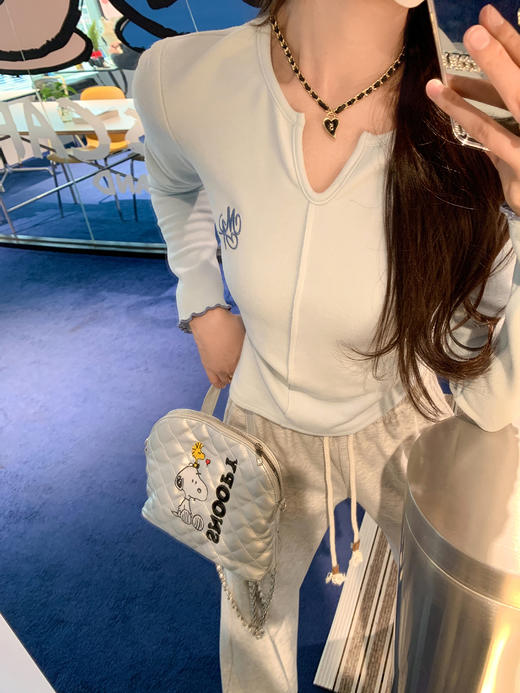 <曾小咸推荐>  2色V领打底衫 商品图4