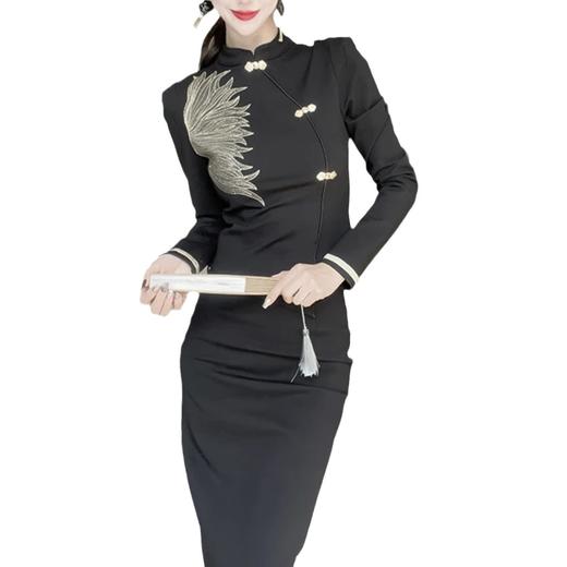 AHM- fls6801秋冬新款时尚优雅新中式复古绣花黑色衬衫高腰显瘦半身裙套装 商品图4