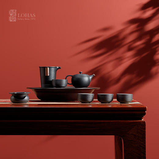 陆宝环宇经典茶礼 玄黑(1壶1海4杯+茶盘) 商品图0