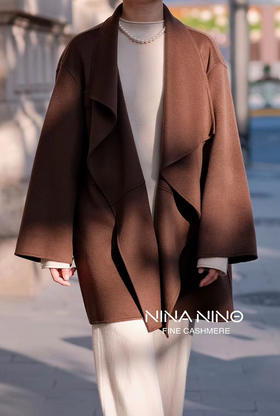 叠领羊绒手工大衣