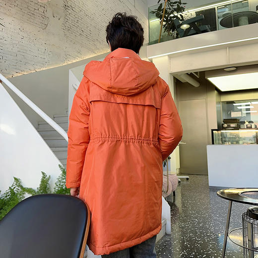 圣三利女装新秋冬季连帽休闲桔色中长款羽绒服SL121S03 商品图2