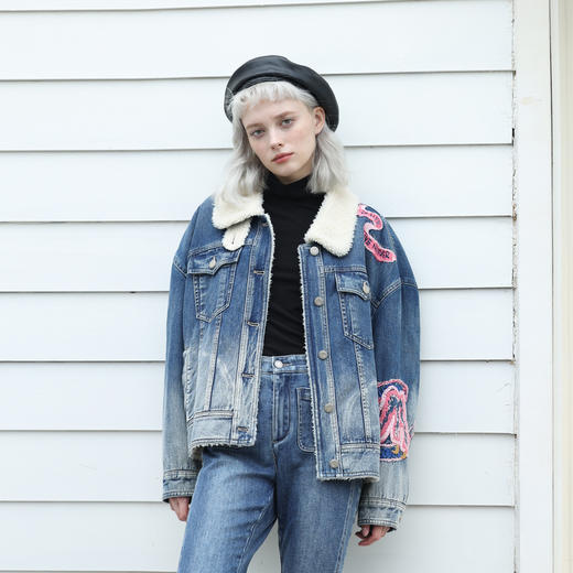 谜底毛毛拼接牛仔外套冬款复古时尚重工绣花宽松外套234MW1545 商品图3