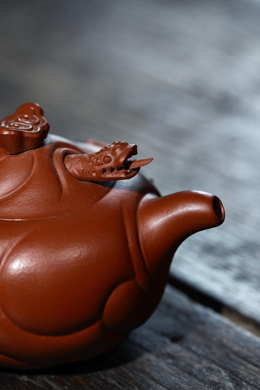 【青山特惠】宜兴原矿精品全手工朱泥鱼化龙紫砂壶 • 王文浩 150cc 商品图4