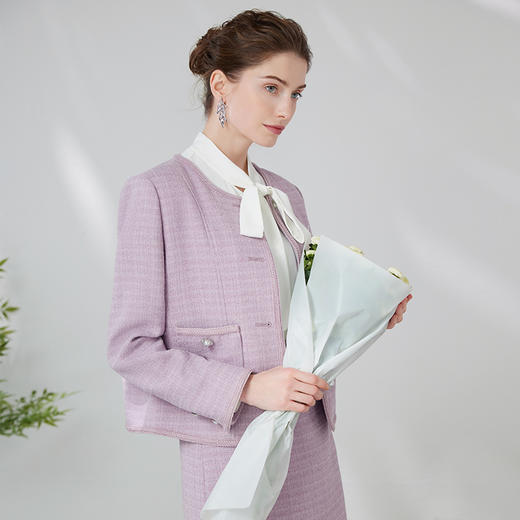 EITIE爱特爱气质优雅经典复古香风浅紫色温柔百搭短外套24春新款A2403303 商品图2