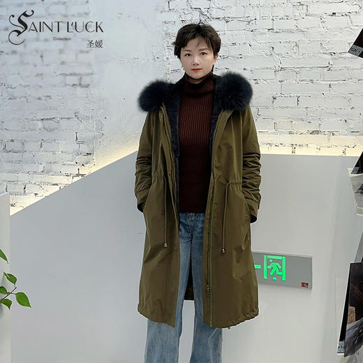 SAINT L’UCK/圣媛女装  简约时尚狐狸毛领派克服SA419Q55 商品图0
