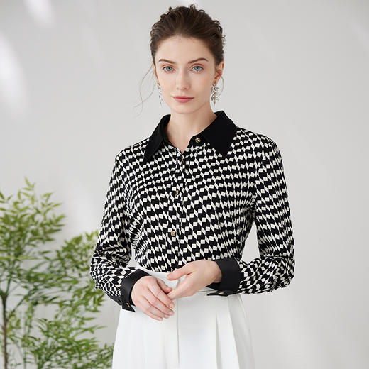 EITIE爱特爱春季新款黑白图案衬衣7309001 商品图3