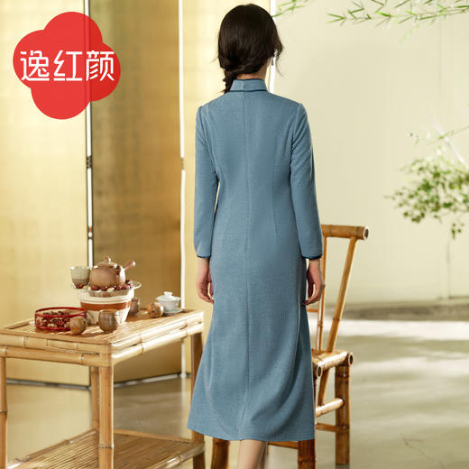 逸红颜栀柔2025冬季新款仿兔绒手感弹力针织连衣裙女九分袖优雅风 商品图4