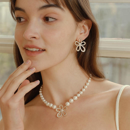 INBB0306 人间富贵花-蕾丝大花珍珠项链｜ INCH EDITION 时光不惑系列 商品图1