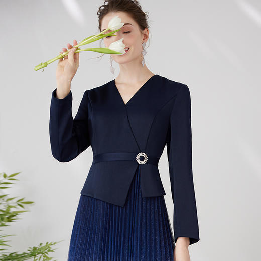 EITIE爱特爱时尚通勤假两件收腰百褶拼接渐变西装连衣裙24春新款A2407307 商品图3