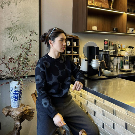 吐血推荐老客---冬季M花朵软糯圆领毛衣 100%羊毛【包邮+三天无理由tui换】 商品图0