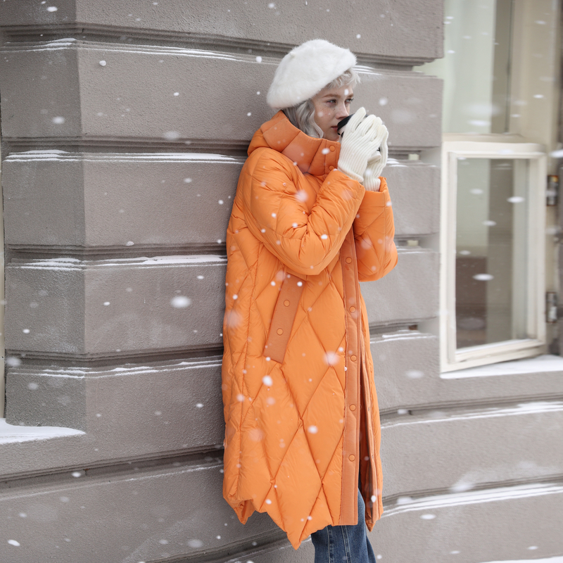 谜底连帽中长款羽绒服女2023冬季新品时尚宽松鸭绒保暖234MY1461