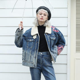 谜底毛毛拼接牛仔外套冬款复古时尚重工绣花宽松外套234MW1545