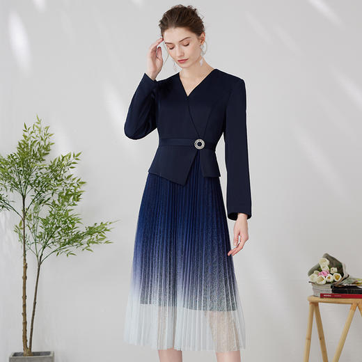 EITIE爱特爱时尚通勤假两件收腰百褶拼接渐变西装连衣裙24春新款A2407307 商品图2