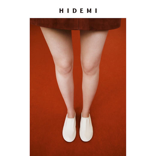 HIDEMI 小羊皮圆头松紧一脚蹬平底鞋 黑色/乳白色 商品图8