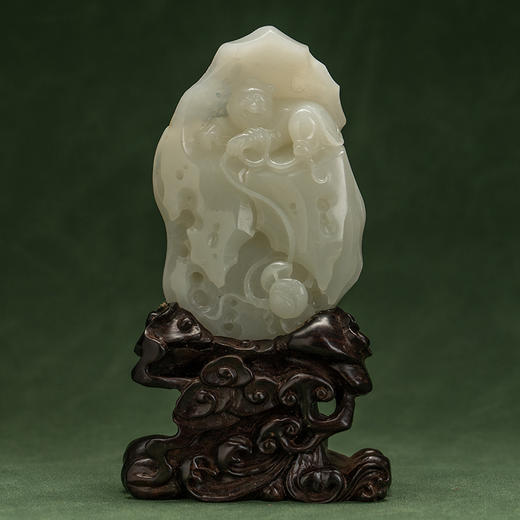 和田玉雕童子戏莲山子摆件（红木座） 商品图0