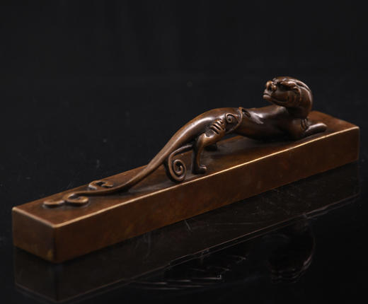 黄铜精制螭龙镇纸，文房重器！规格：20*5*3.4cm 商品图3