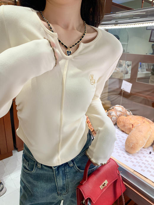 <曾小咸推荐>  2色V领打底衫 商品图3