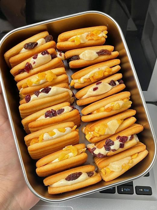 【田园市集奶酥饼干】3包29.9！😋整颗果粒+牛轧夹心+奶酥曲奇😍 ✅芒果🥭、蔓越莓、葡萄🍇三个口味 🍪牛轧糖+整颗果干+奶酥曲奇 商品图3