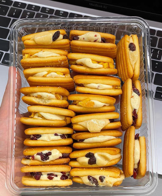 【田园市集奶酥饼干】3包29.9！😋整颗果粒+牛轧夹心+奶酥曲奇😍 ✅芒果🥭、蔓越莓、葡萄🍇三个口味 🍪牛轧糖+整颗果干+奶酥曲奇 商品图0