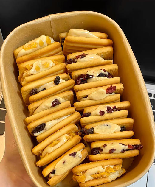 【田园市集奶酥饼干】3包29.9！😋整颗果粒+牛轧夹心+奶酥曲奇😍 ✅芒果🥭、蔓越莓、葡萄🍇三个口味 🍪牛轧糖+整颗果干+奶酥曲奇 商品图1