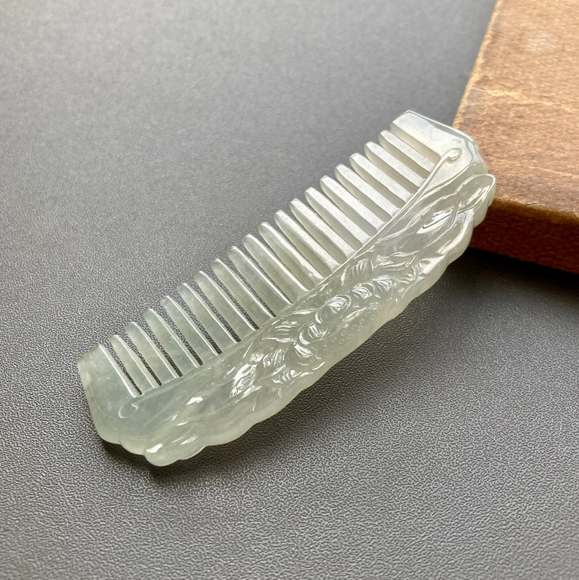 糯冰种翡翠梳子