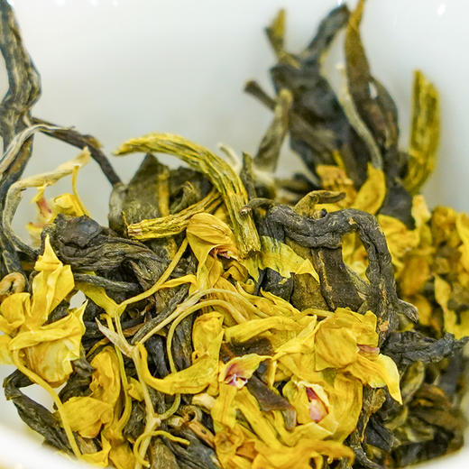 【双12年终好物】【班章石斛】古寨春自主研发产品云南普洱茶云南铁皮石斛的邂逅 357g/饼 5饼/提 20饼/件 商品图4