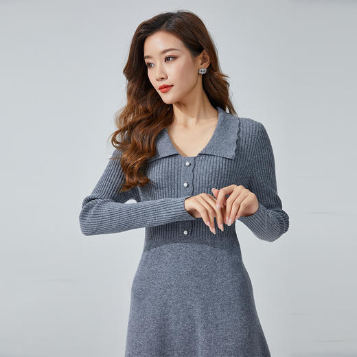 东黎 • 山羊绒女士秋冬翻领宽松长袖连衣裙 3061 商品图4