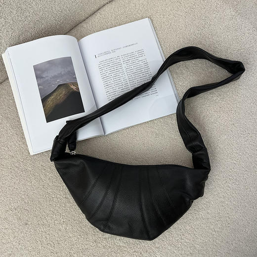 【非质量问题不退，谢谢理解】【可可推荐】Le*maire复古牛角包 牛皮材质 轻柔软糯 慵懒随性 经典佰搭 商品图8