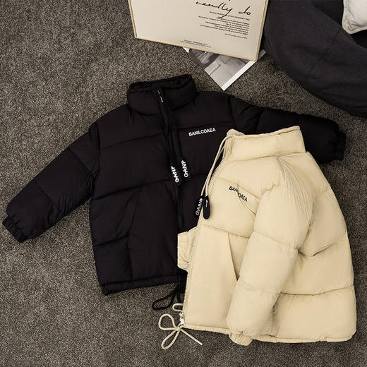 【轻薄面料倍感温暖 超有范！】新款儿童羽绒棉服，娇柔雅致，百搭温暖。萌娃们在寒冬里穿上这件外套面包服，时尚洋气又保暖。新款男女童棉袄洋溢温馨，加厚设计让寒冷远离您的宝贝！ 商品图3