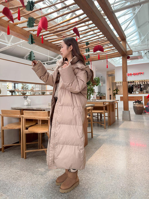 3天左右发/本仓发】女明星都爱穿“大被子”羽绒服，新国标90%白鸭绒更蓬松保暖，还配套做了同色系手套，东北穿都不怕冷了！门襟拉链+按扣+可拆卸帽子+袖子罗纹收口，防风御寒！黑色/卡其 150斤都能穿 商品图7