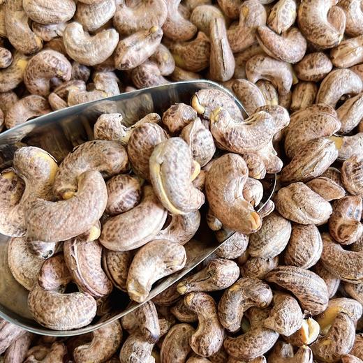 热卖【紫衣腰果】A180级大果，盐焗香酥大果仁，规格：500克/罐，今年新货，新鲜炒制，颗颗饱满圆滑，皮薄易剥，带皮烘烤更入味，皮薄易脱香酥脆，老人小孩、减脂小姐姐小零食！全家都爱的小零食 商品图0