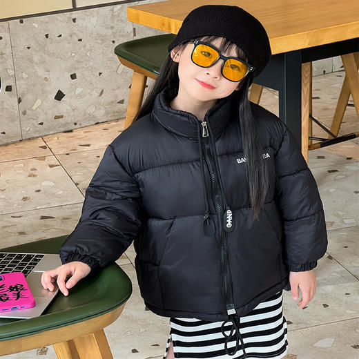 【轻薄面料倍感温暖 超有范！】新款儿童羽绒棉服，娇柔雅致，百搭温暖。萌娃们在寒冬里穿上这件外套面包服，时尚洋气又保暖。新款男女童棉袄洋溢温馨，加厚设计让寒冷远离您的宝贝！ 商品图2