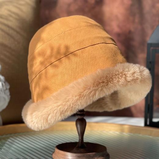 【好看又温暖】冬季毛绒渔夫帽女 日系显脸小 加厚防寒 百搭蒙古帽 加绒加厚 秋冬护耳帽 商品图6