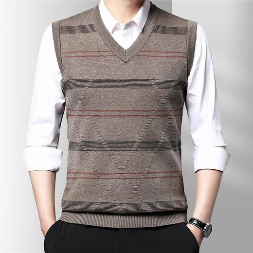 秋冬季新款男士针织背心中年休闲V领条纹爸爸装半袖毛衣（化纤混纺） 商品图0