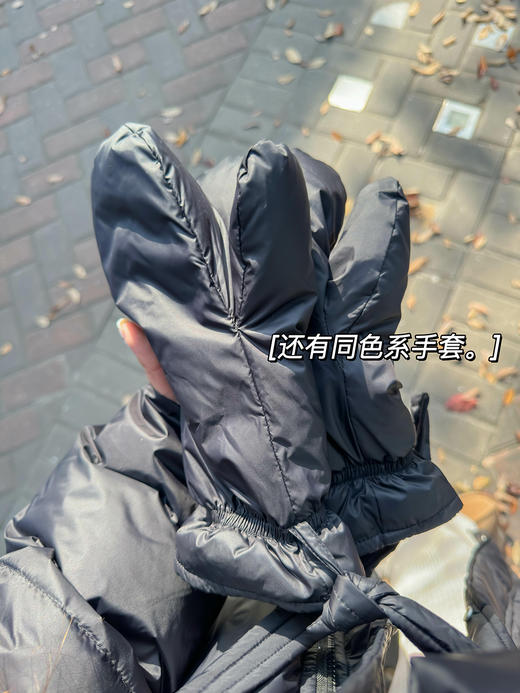 3天左右发/本仓发】女明星都爱穿“大被子”羽绒服，新国标90%白鸭绒更蓬松保暖，还配套做了同色系手套，东北穿都不怕冷了！门襟拉链+按扣+可拆卸帽子+袖子罗纹收口，防风御寒！黑色/卡其 150斤都能穿 商品图4