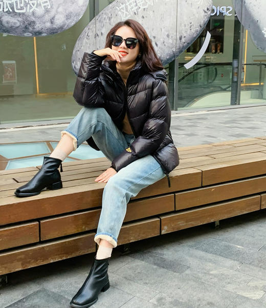 【百图lulu定制】【短款预售10天发】【黑金鹅绒服】90%白鹅绒  内里黑科技聚热  三防面料 七格长短款羽绒服 商品图6