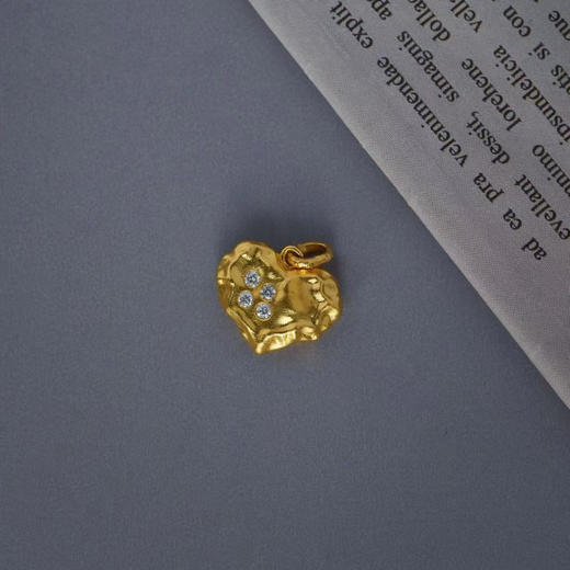 古法黄金点钻系列 足金镶钻爱心小吊坠 商品图2