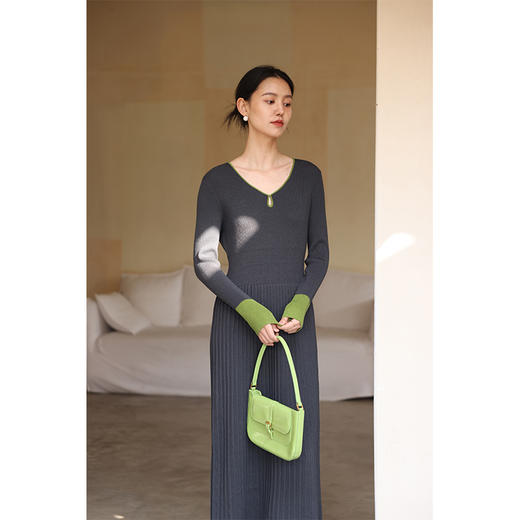 HeyDress水滴领针织羊毛连衣裙女秋冬法式复古收腰a字百褶长裙子 商品图0