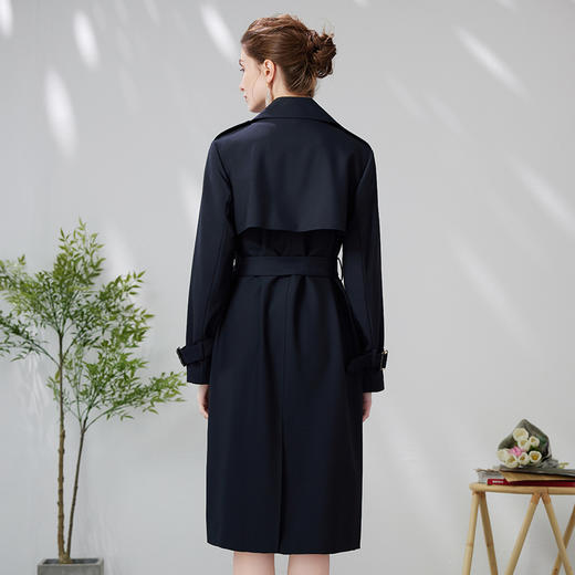 EITIE爱特爱复古双排扣翻领收腰中长款经典深蓝风衣外套24春新款A2404303 商品图4