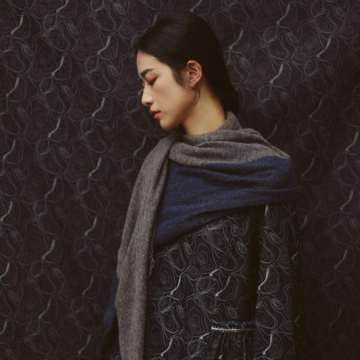 绽放970朵/【IP黄河记忆系列】牛仔布年轮提花手工磨毛文艺连衣裙 商品图0