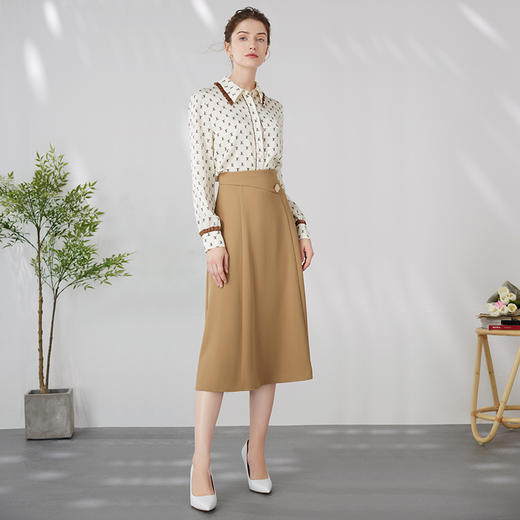 EITIE爱特爱卡其色高腰a字伞裙显瘦OL通勤百搭过膝半身裙24春新款A2406301 商品图3