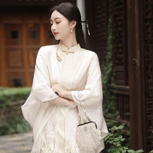 JN-393爆款披肩 秋冬新款旗袍外搭女披肩文艺复古百搭纯色镂空披肩 商品图3