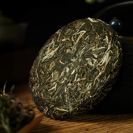 【奇香岭】2023年头春头采易武森林茶普洱茶生茶 香气迷人越陈越“香”200g/饼 拍5发6 商品图6