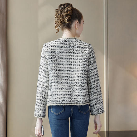 奢姿2024春季装新款大码女装金属扣外套胖妹妹时尚通勤简约外套9933360062 商品图3