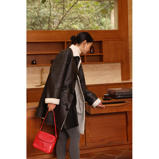 （小眠专属）HeyDress牛角扣皮毛一体外套女冬季复古保暖麂皮绒羊羔毛皮草大衣 商品图1