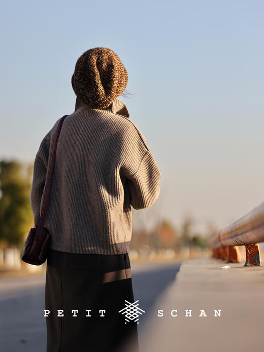 PETIT SCHAN小闪 CLO#404 Time story 光阴故事 秋冬高端针织系列纯羊毛立领翻领两穿开衫外套 商品图4