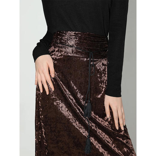 【限时秒杀】COCOBELLA光感冰花丝绒半身裙国风高腰封流苏裹身长裙HS0005 商品图1