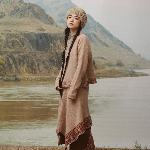 绽放963朵/【IP黄河记忆系列】羊毛卷毛织披肩 商品图1