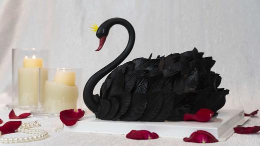 L BAR | 黑/白天鹅蛋糕 商品图1